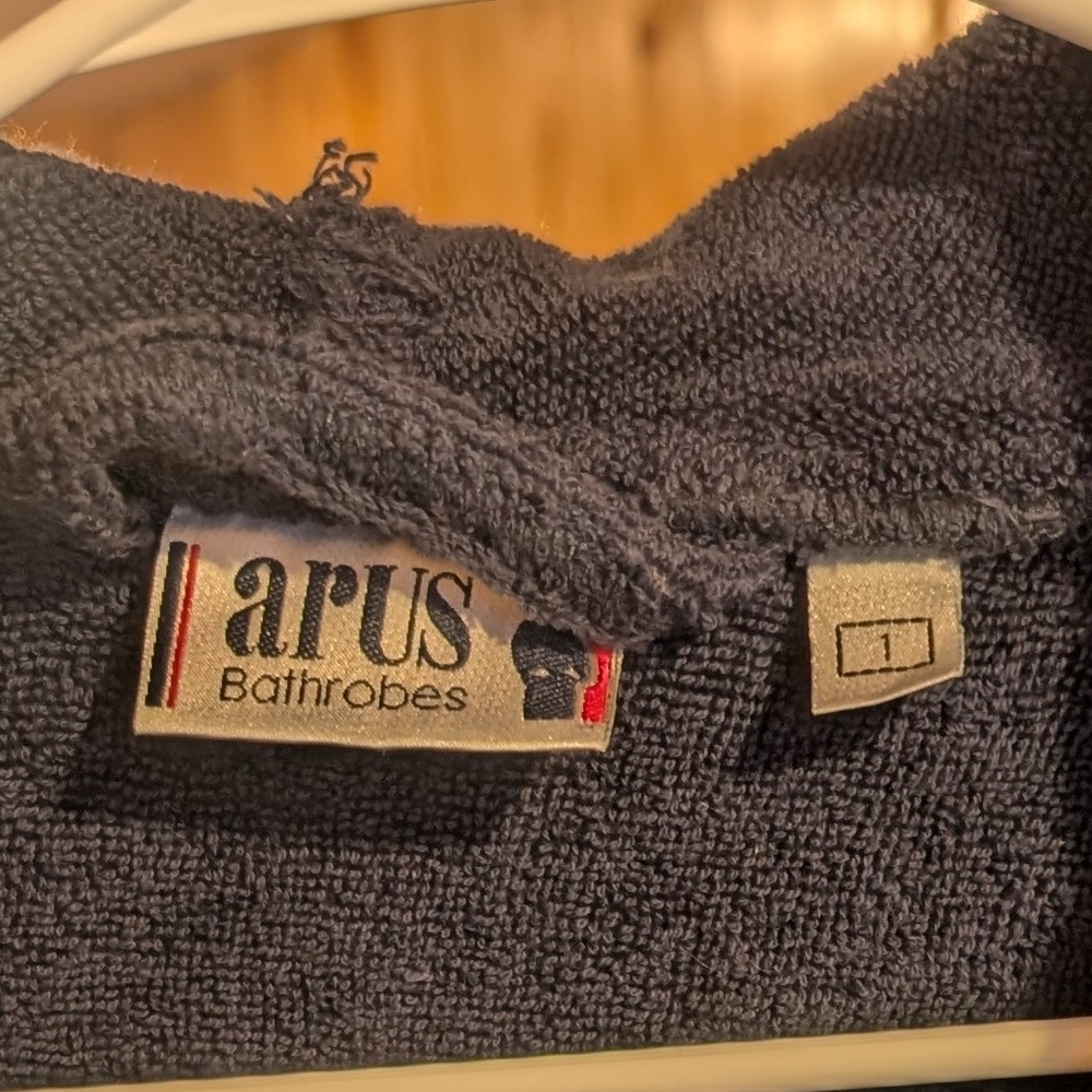 Black Fleece Robe - Picture 3 of 4